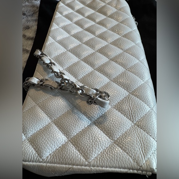 Chanel White ❄️ Caviar Leather East West Shoulder Bag - Picture 16 of 16